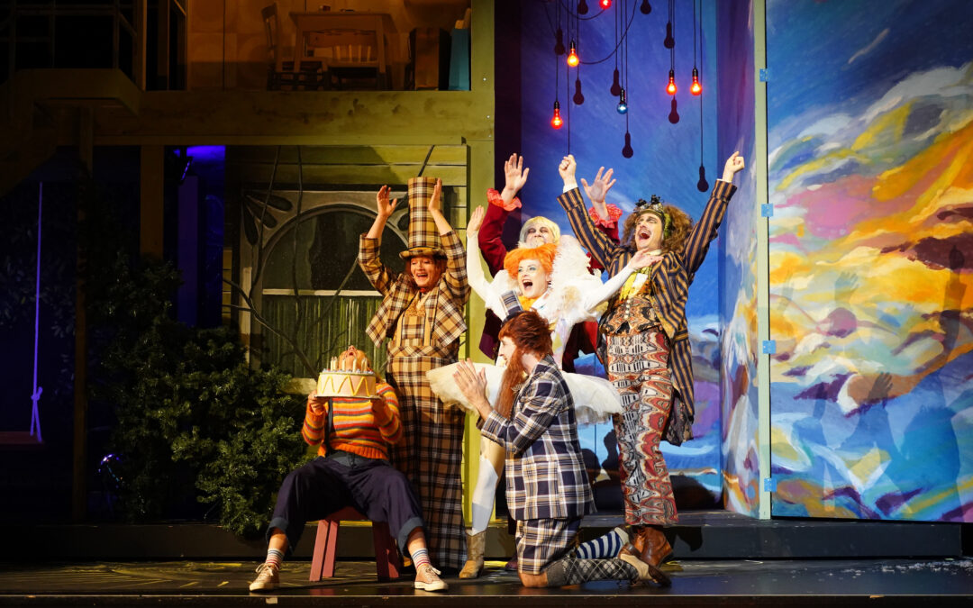 Besuch des Weihnachtsmärchens „Hinter verzauberten Fenstern“ im Staatstheater
